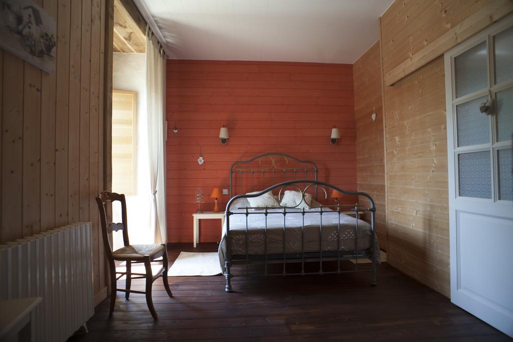 Logis De Riparfonds Bed & Breakfast Bressuire Eksteriør bilde