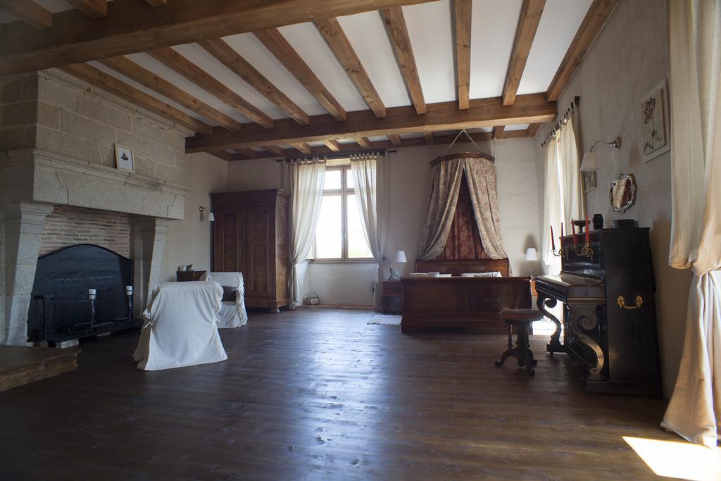 Logis De Riparfonds Bed & Breakfast Bressuire Eksteriør bilde