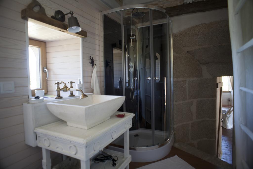Logis De Riparfonds Bed & Breakfast Bressuire Eksteriør bilde