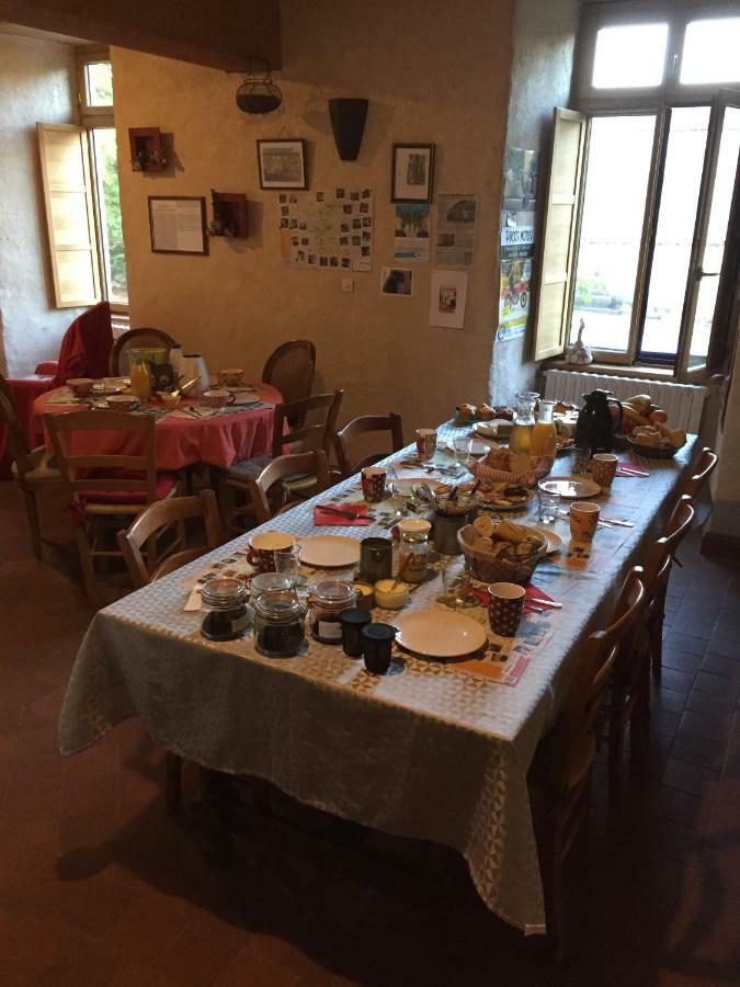 Logis De Riparfonds Bed & Breakfast Bressuire Eksteriør bilde